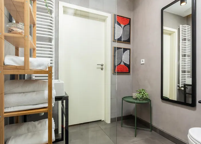 شقة Old Town Loft Designed With *